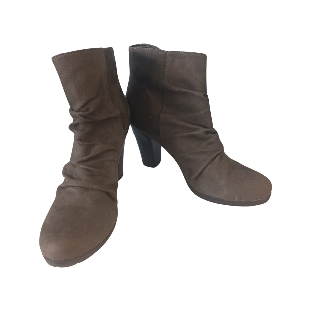 White Mountain Gray Tangela Boots, Size 11