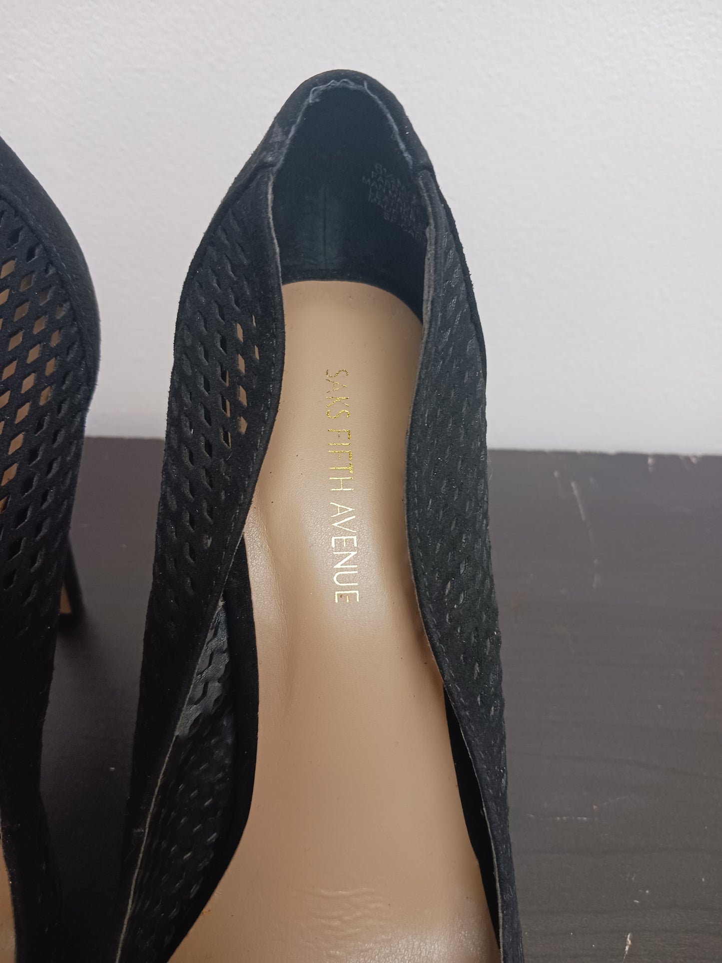 Saks Fifth Avenue Black Microsuede CADY Pumps Shoes, Size 6.5M