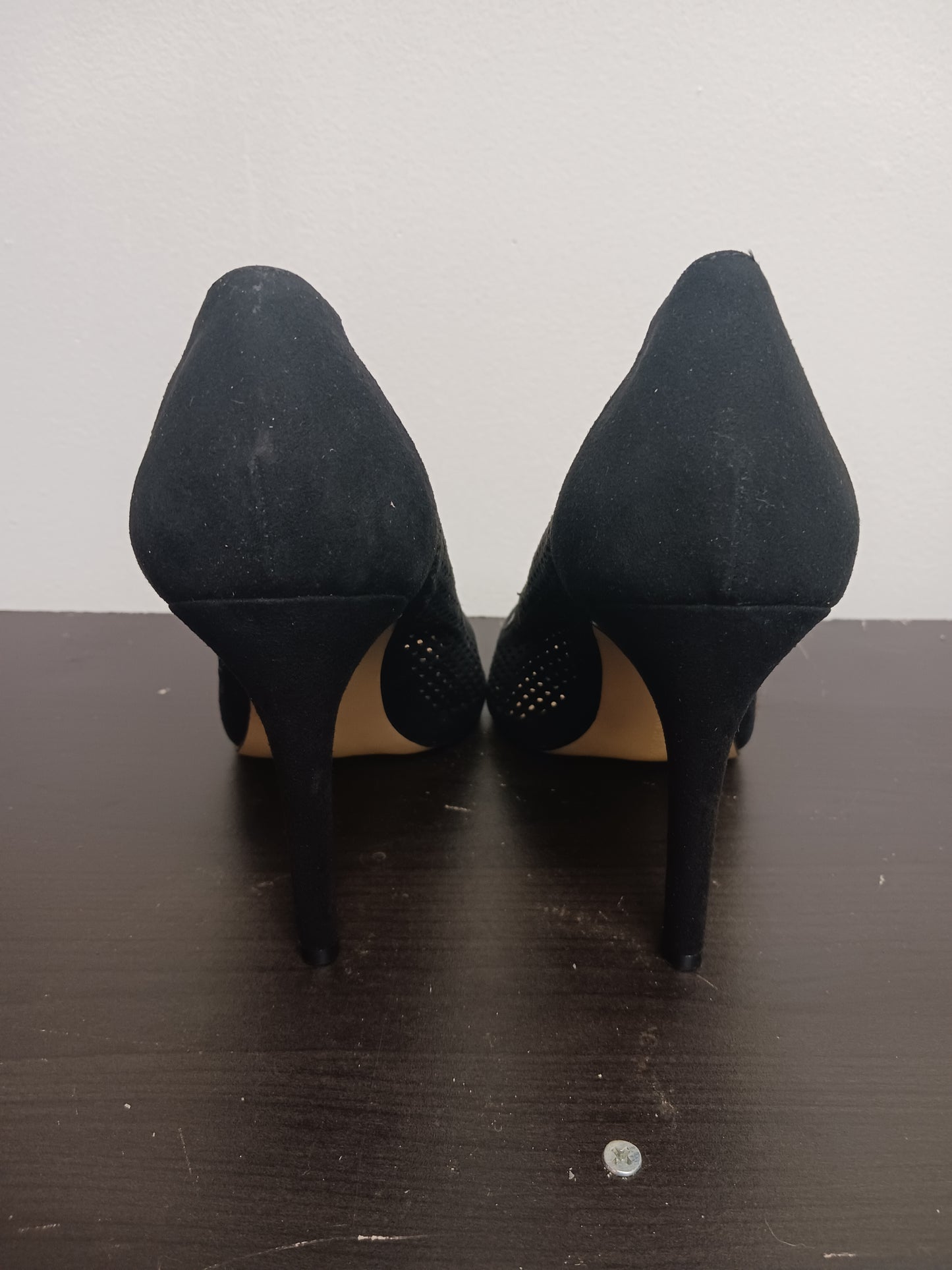Saks Fifth Avenue Black Microsuede CADY Pumps Shoes, Size 6.5M