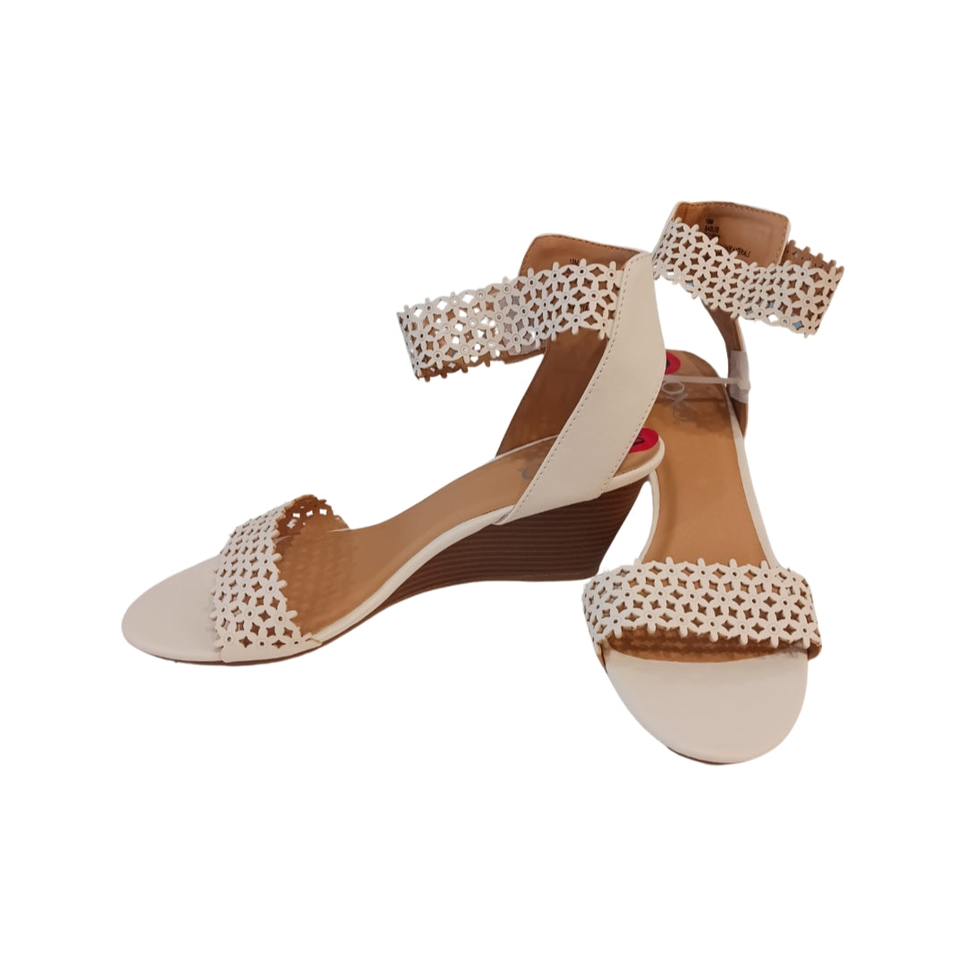 XOXO White Sadler Sandals, Size 10